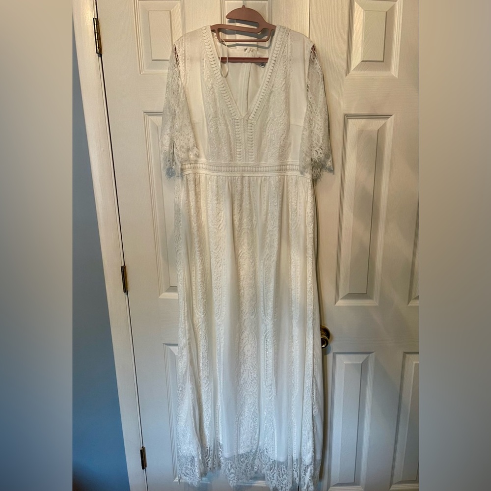 Plus lace maxi dress